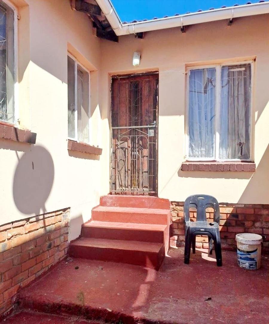 5 Bedroom Property for Sale in Mdantsane Nu 17 Eastern Cape